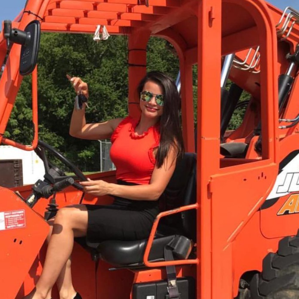 Meet your Posher, Sharon